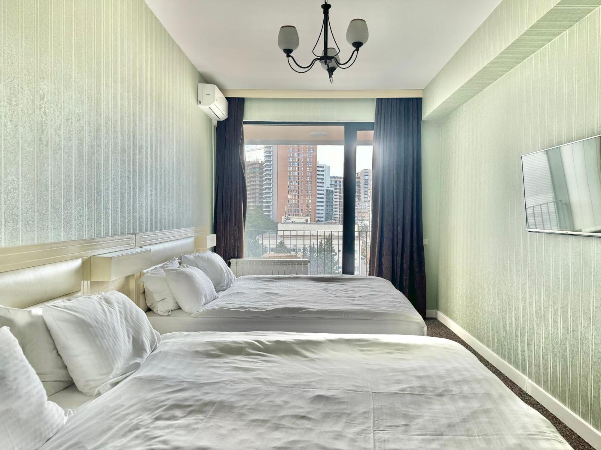 Full Comfort Apartment At Chavchavadze Tiflis Exterior foto