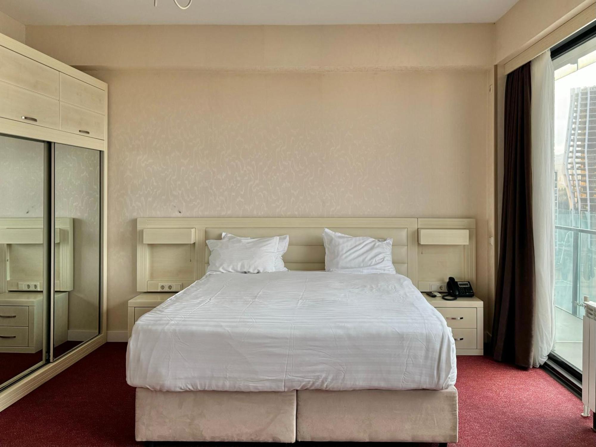 Full Comfort Apartment At Chavchavadze Tiflis Exterior foto