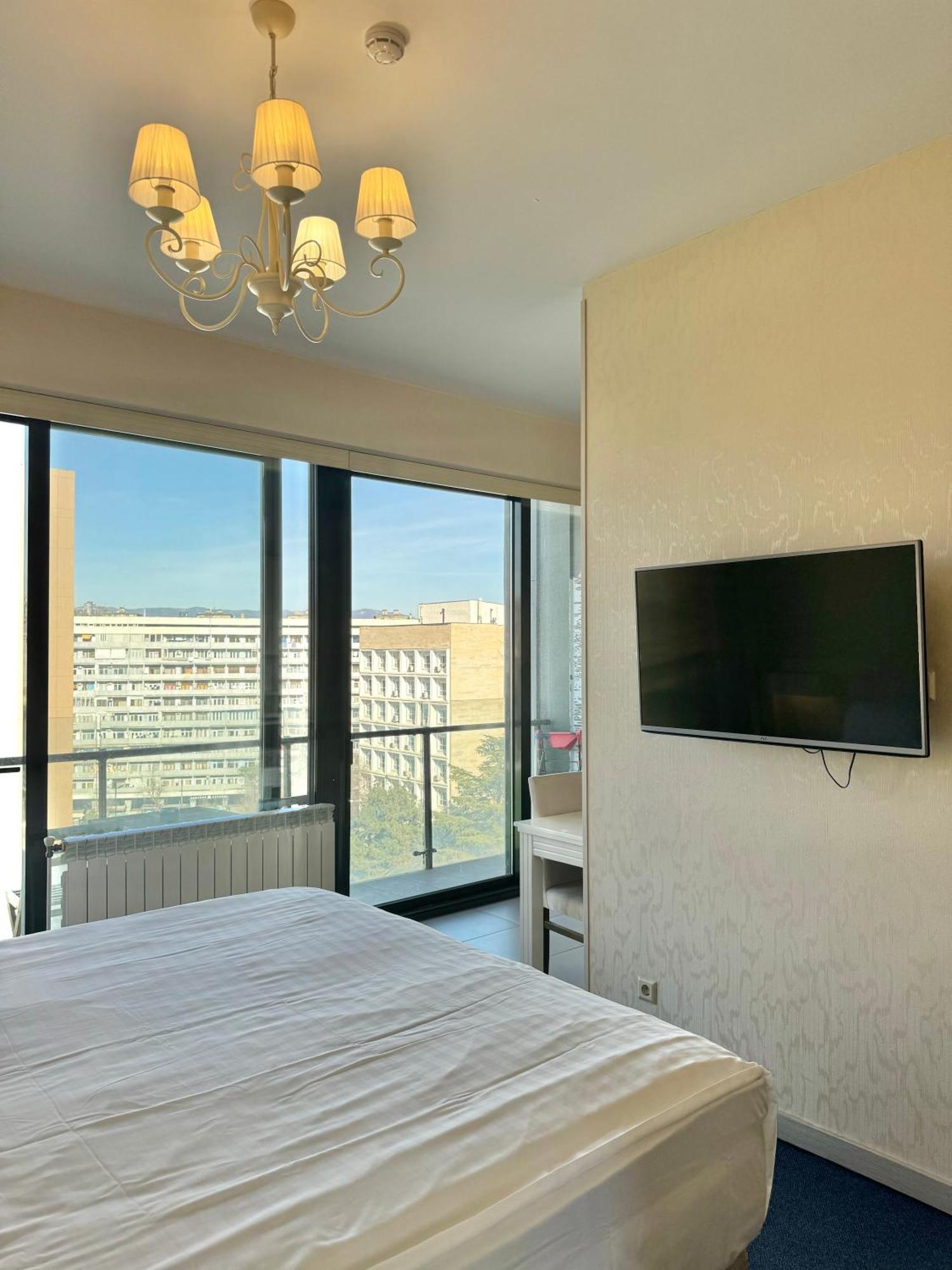 Full Comfort Apartment At Chavchavadze Tiflis Exterior foto