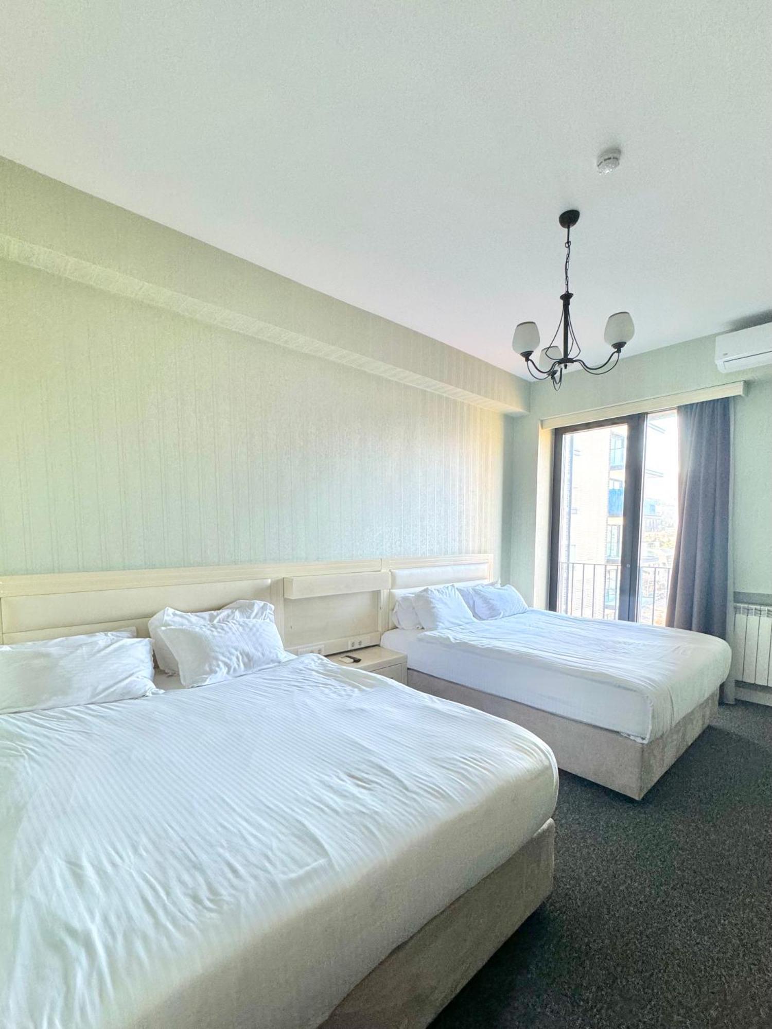 Full Comfort Apartment At Chavchavadze Tiflis Exterior foto